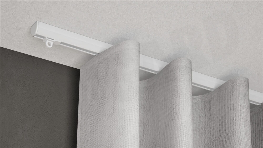Weiße 1-läufige Aufputz-Gardinenschiene Modell 410 mit fließendem Vorhang, verdeckt montiert an weißer Decke.